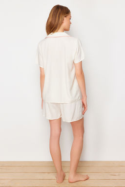 Trendyolmilla Beyaz Kurdele/Fiyonk ve Biye Detayl? Viskon Sortlu Dokuma Pijama Tak?m? THMSS24PT00290 фото 11