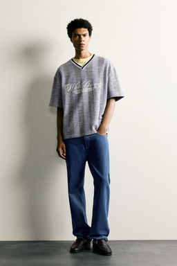 SUDADERA JACQUARD BORDADO F?TBOL RETRO / Azul