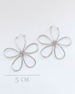 Стильные серьги