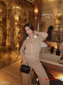 Женский костюм с брюками