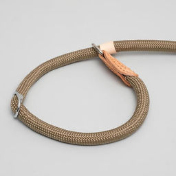 Поводок-удавка 150 х 1 см, полиэстер и натуральная кожа, бежевый - Пижон фото 3