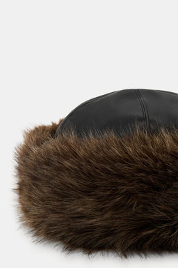 DOUBLE-FACED LEATHER EFFECT HAT - Zara фото 3