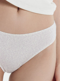 Цена за 2 штуки! Трусы женские слипы сумрачно-белые с принтом листочки листочки на сумрачно -белом 412575 - Mark formelle фото 7