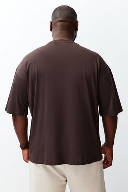 Trendyolmilla Man Buyuk Beden Koyu Kahverengi Oversize Hayvan Bask? ve Nak?sl? %100 Pamuklu T-Shirt TMNSS24BF00018  фото 6