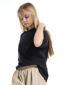 Универсальная базовая футболка оверсайз 22-1892 черный