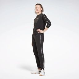 Спортивный костюм женский