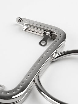 Фермуар пришивной, 12.5×7.5 см, с ручкой d=7.5×9 см, цвет серебряный