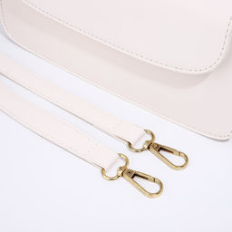 Сумка женская мессенджер на магните, 22×6×12 см, белая