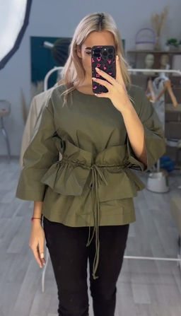 ВИДЕООБЗОР Блуза со съемным воланом - Vals фото 10