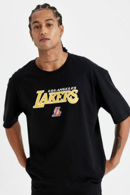 DeFactoFit NBA Los Angeles Lakers Oversize Genis Kal?p Bisiklet Yaka Bask?l? K?sa Kollu Tisort