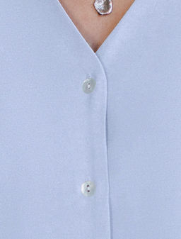 Укороченная блузка с V вырезом из плотного лиоцелла