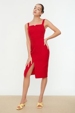 K?rm?z? Vucudu Saran Y?rtmacl? Ask?l? Midi Kalem Etek Dokuma Elbise TWOSS19BB0216