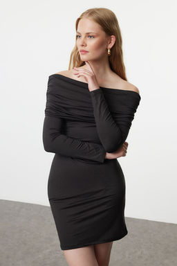 Siyah Soft Touch/Yumusak Kumasl? Fitted/Vucuda Oturan Carmen Yaka Esnek Orme Elbise TWOAW25EL00213 - Trendyolmilla фото 2