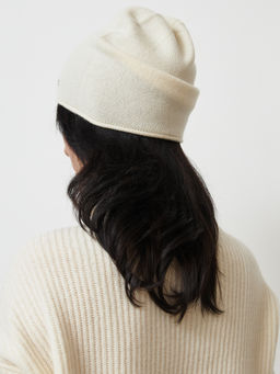 Шапка из кашемира 04254 кремовая