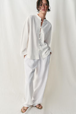CAMISA OVERSIZE ALAMARES CON LINO / Blanco