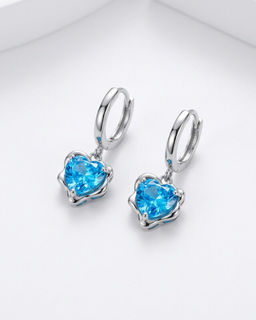 Стильные серьги