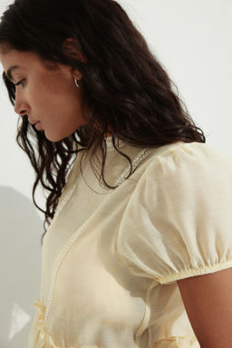 Blusa con inserciones de encaje y peplum - H&m фото 4