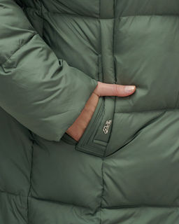 Куртка двубортная женская зимняя с капюшоном цвета хаки 7736Kh Бренд: Visdeer  фото 14