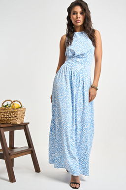 Платье облегающее бело-голубое