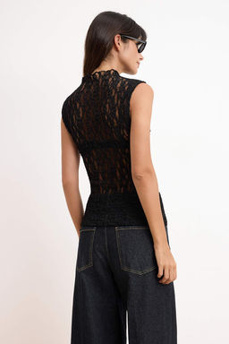 Siyah Fitted/Vucuda Oturan Dik Yaka Kolsuz Dantel Orme Bluz TWOSS26BZ00699 - Trendyolmilla фото 4