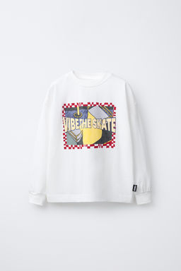T-SHIRT WITH RAISED PRINT
