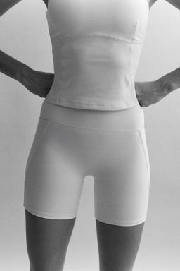 Pantal?n biker corto con SoftMove y bolsillo - H&m фото 5