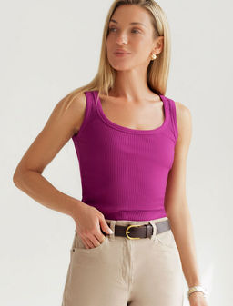 Топ из трикотажа в широкий рубчик