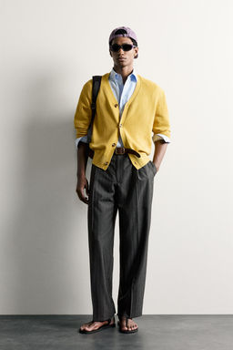 PANTAL?N RELAXED FIT PLIEGUES RAYAS / Gris