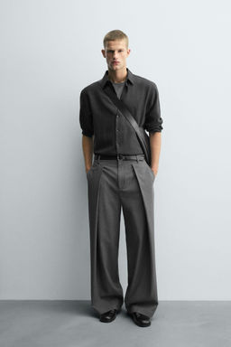 PLEATED WIDE-LEG TROUSERS