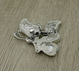 Брошь "Бабочка" перламутр белый