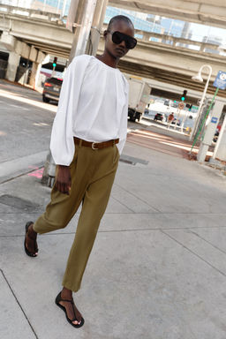 PANTAL?N PINZAS CINTUR?N / Khaki