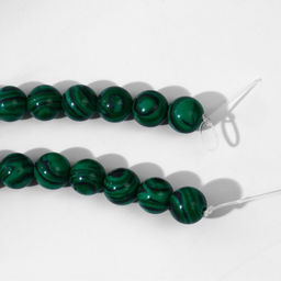 Бусины на нити шар №8 «Малахит», 47 бусин