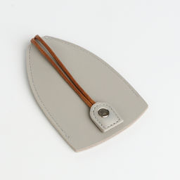 Ключница карманная с кольцом, размер 11.5×7.5×0.3 см, серо-бежевая