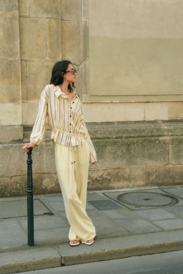 CHAQUETA CON LINO RAYAS / Amarillo
