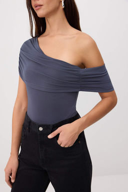 Vizon Fitted/Vucuda Oturan Carmen Yaka K?sa Kollu Buzgulu Esnek Orme Bluz TWOSS26BD00031 - Trendyolmilla фото 7