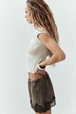 CAMISETA RUSTICA ESCOTE REDONDO / Gris claro