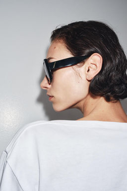 BOAT NECK T-SHIRT WITH LABEL - Zara фото 3