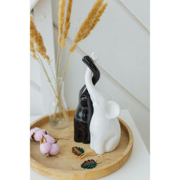 Набор фигурок «Пара слонов», 2 шт., чёрный, белый, 7×12×15 см