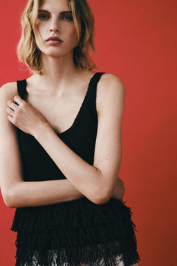 TOP PUNTO FLECOS / Negro