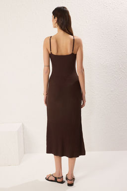 TRENDYOLMILLA Siyah Duz Maxi Fitilli A-Line Triko Elbise TWOSS25EL00503  фото 8