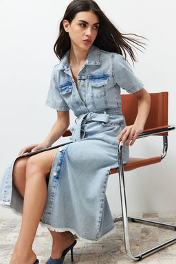 TRENDYOLMILLA Ekru Etek Ucu Puskullu Kemerli Maxi Denim Elbise TWOSS24EL00377