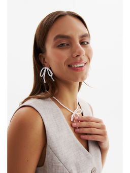 Набор 2 предмета: серьги, колье Жемчуг бантик, белый в серебре, 35 см