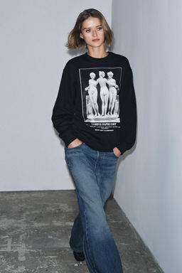 SCULPTURES SWEATSHIRT