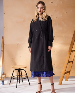 Плащ женский 

АРТ. 31811w черный/42