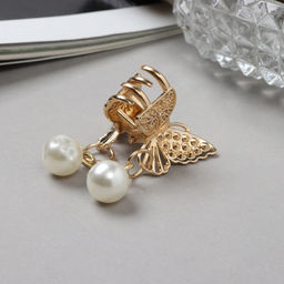 Цена за 6 шт. Крабик для волос «Милада», белые бусинки, 2.5 см, золотистый