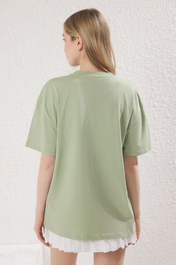TRENDYOLMILLA Mint %100 Pamuk Oversize/Genis Kesim Slogan Nak?sl? Orme T-Shirt TWOSS25TS00161  фото 5