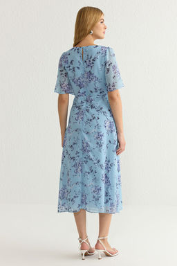 Mavi Cicekli A Kesim Midi Astarl? Sifon Dokuma Elbise TWOSS23EL01372