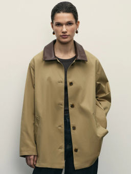 Плащ с акцентным воротником / Zarina