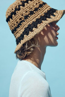 CONTRAST BRAIDED BUCKET HAT