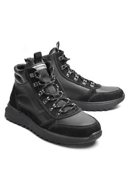 Ботинки Ионесси